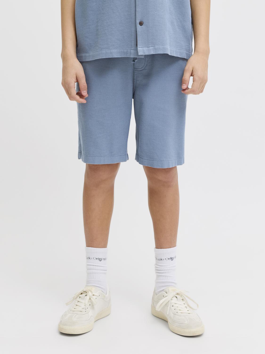 model_shot-front